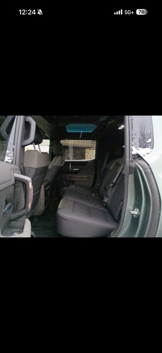 2024 GMC Hummer EV - Image 20 of 31
