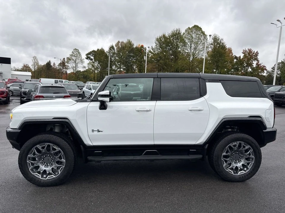 2024 GMC Hummer EV - Image 2 of 12