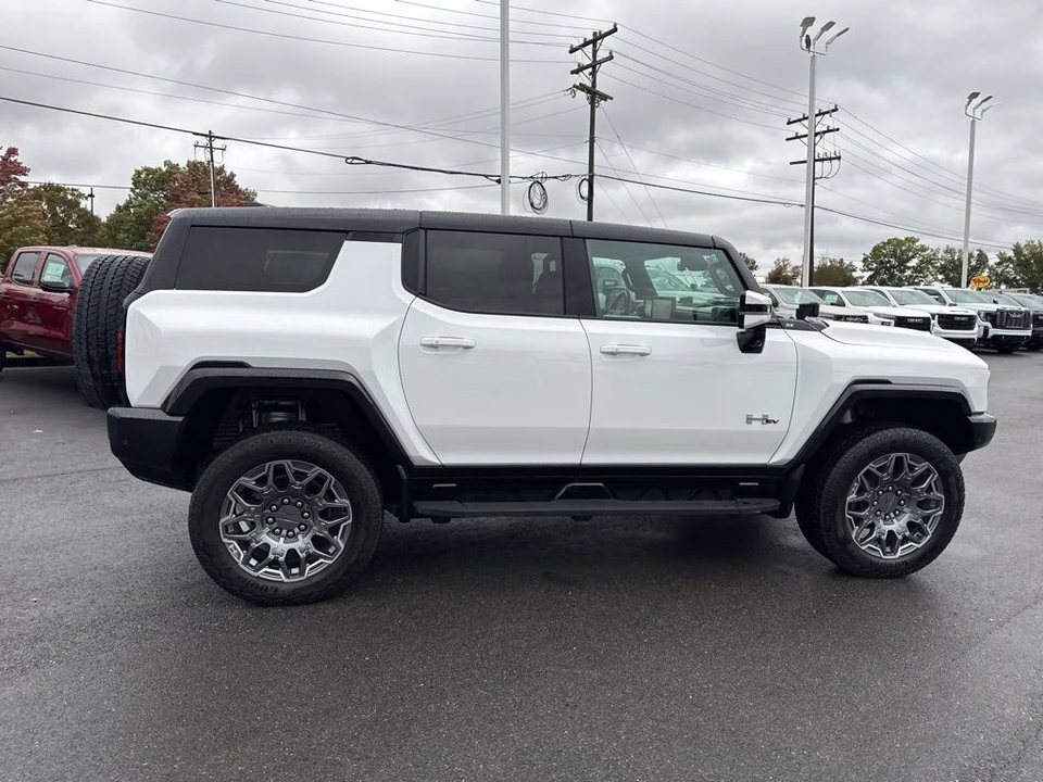 2024 GMC Hummer EV - Image 6 of 12