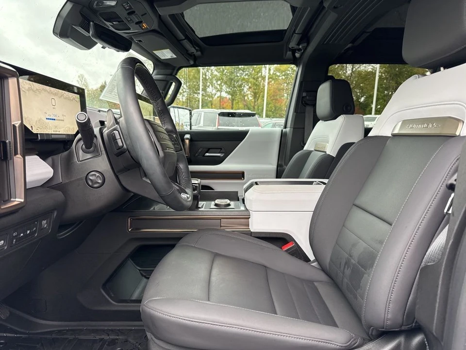 2024 GMC Hummer EV - Image 9 of 12