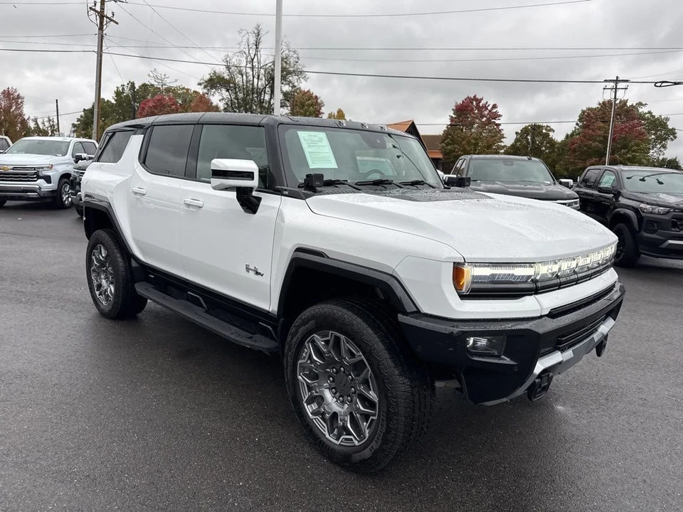2024 GMC Hummer EV - Image 7 of 12