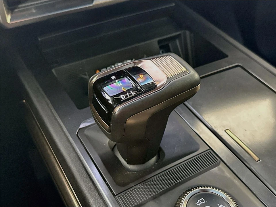 2024 GMC Hummer EV - Image 16 of 20