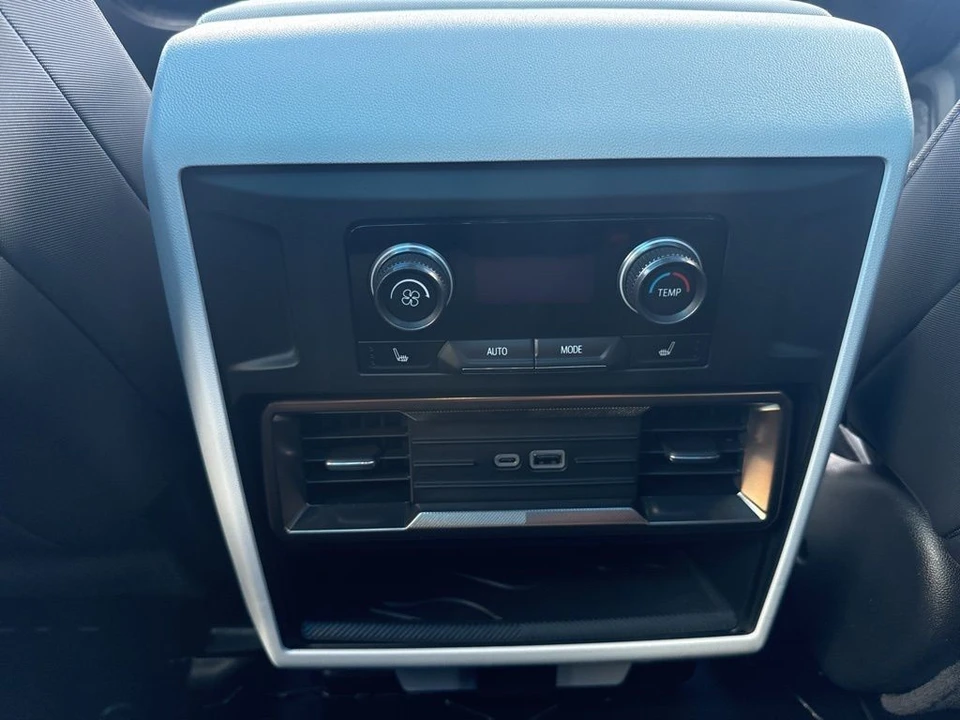 2024 GMC Hummer EV - Image 14 of 21