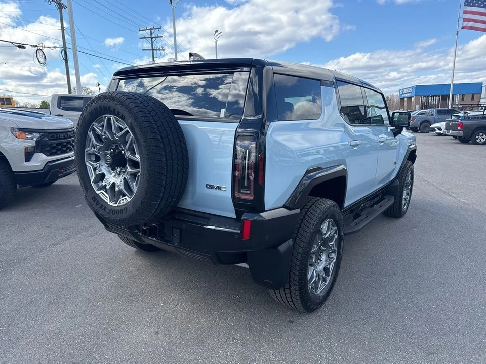 2024 GMC Hummer EV - Image 5 of 21