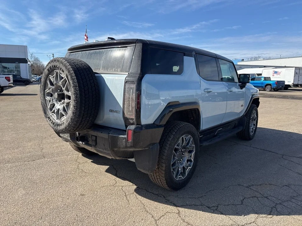2024 GMC Hummer EV - Image 3 of 6