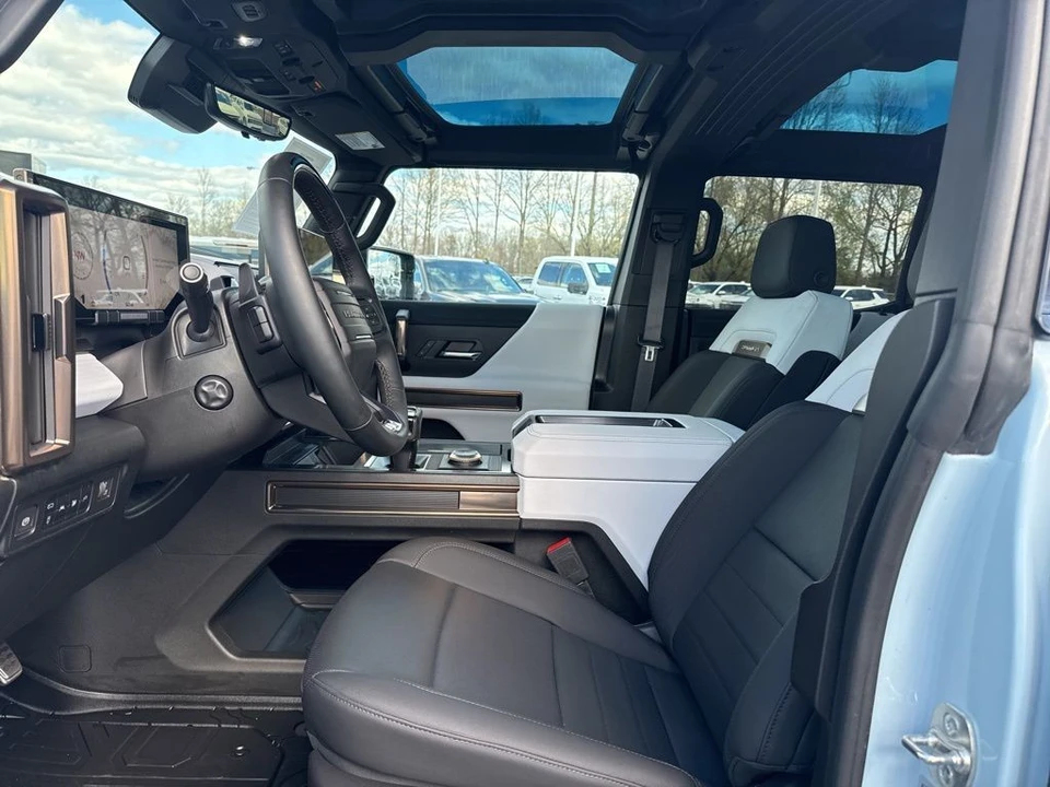 2024 GMC Hummer EV - Image 9 of 21