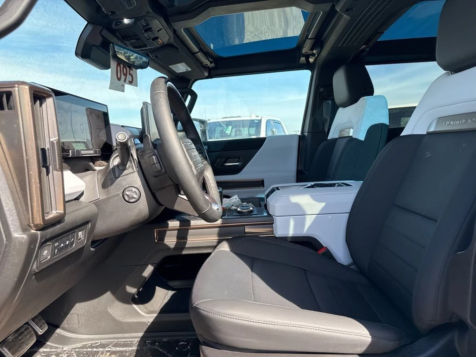 2024 GMC Hummer EV - Image 4 of 6
