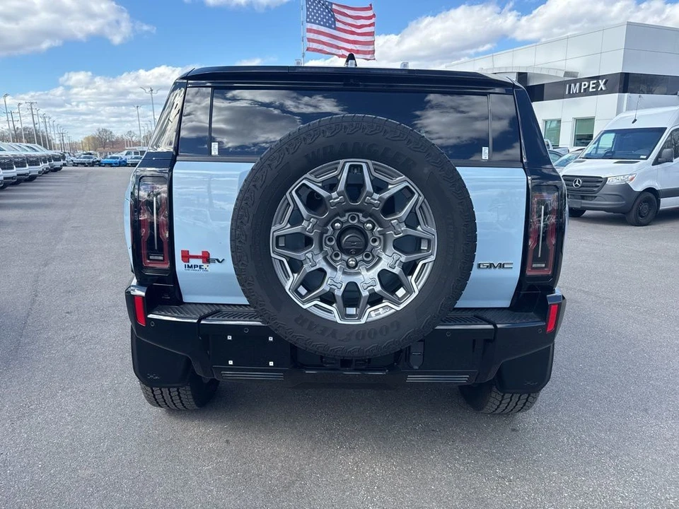 2024 GMC Hummer EV - Image 4 of 21