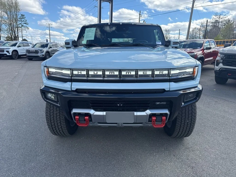 2024 GMC Hummer EV - Image 8 of 21