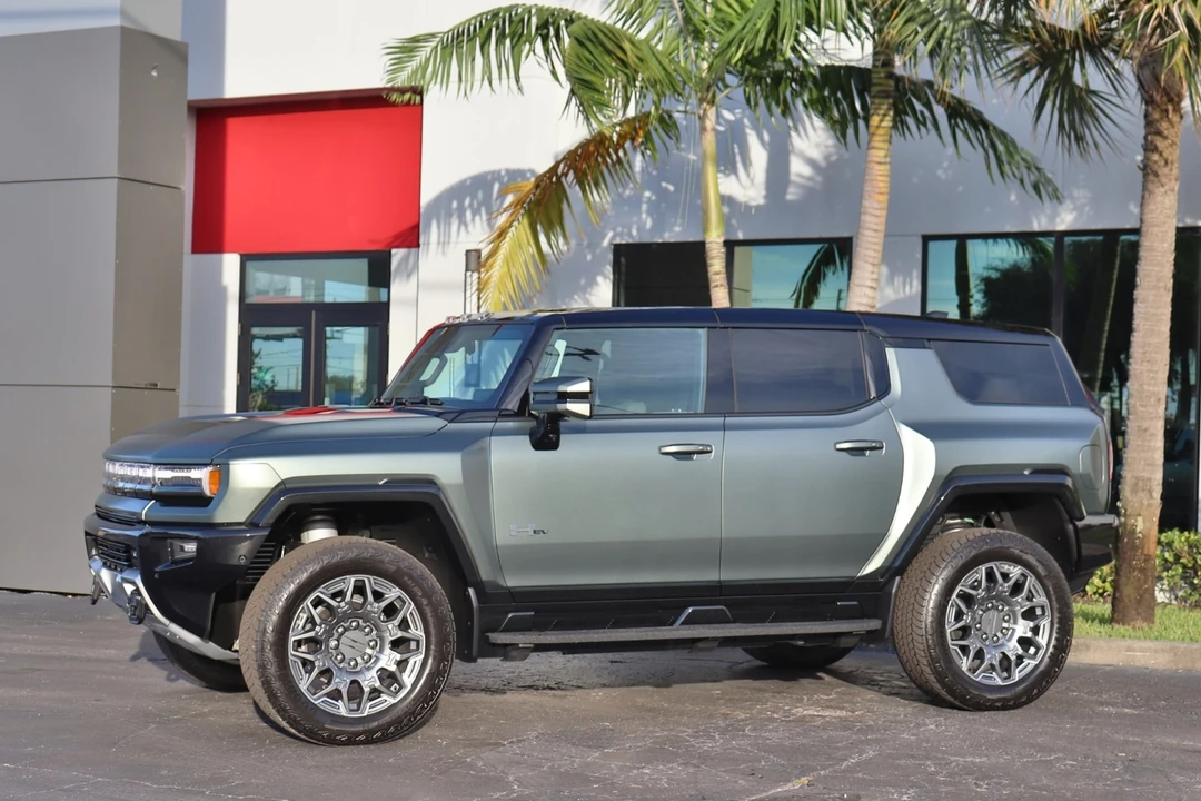 2024 GMC Hummer EV - Image 5 of 31