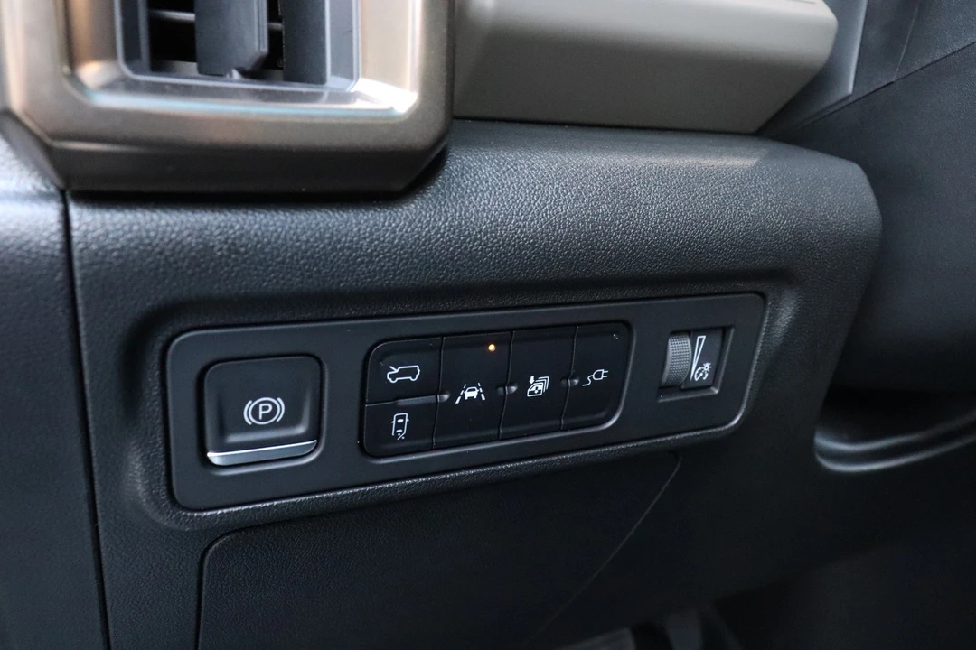 2024 GMC Hummer EV - Image 30 of 31