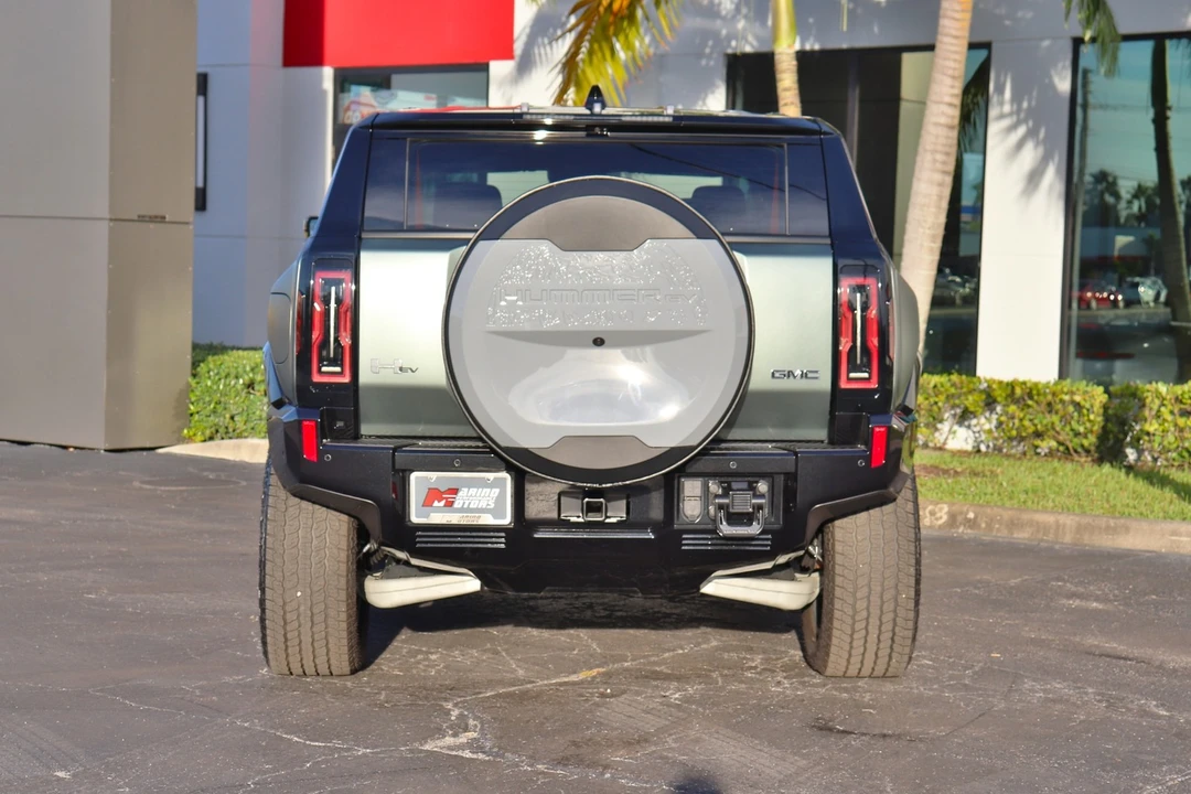 2024 GMC Hummer EV - Image 15 of 31