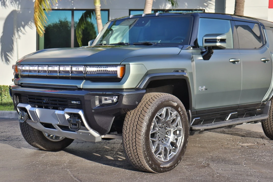 2024 GMC Hummer EV - Image 27 of 31