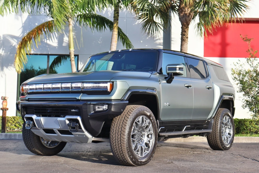 2024 GMC Hummer EV - Image 4 of 31