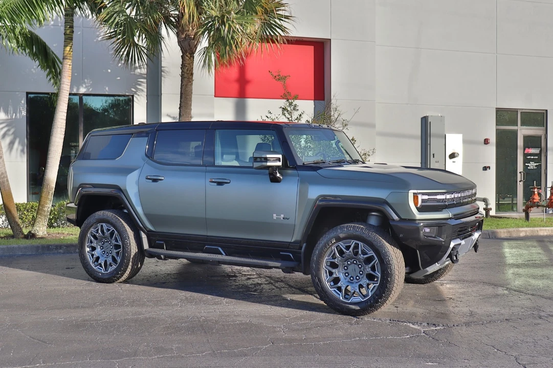 2024 GMC Hummer EV - Image 7 of 31
