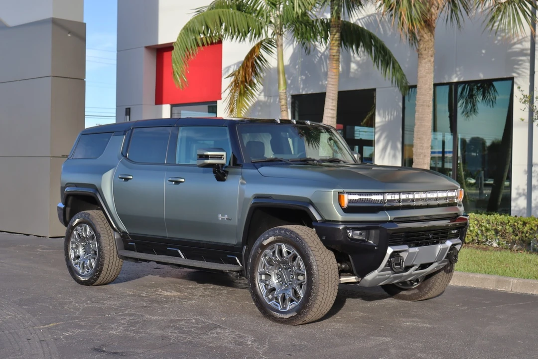 2024 GMC Hummer EV - Image 13 of 31