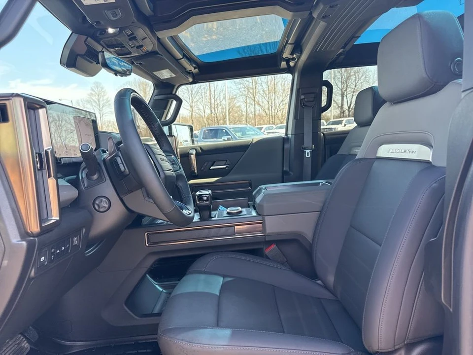 2024 GMC Hummer EV - Image 9 of 12