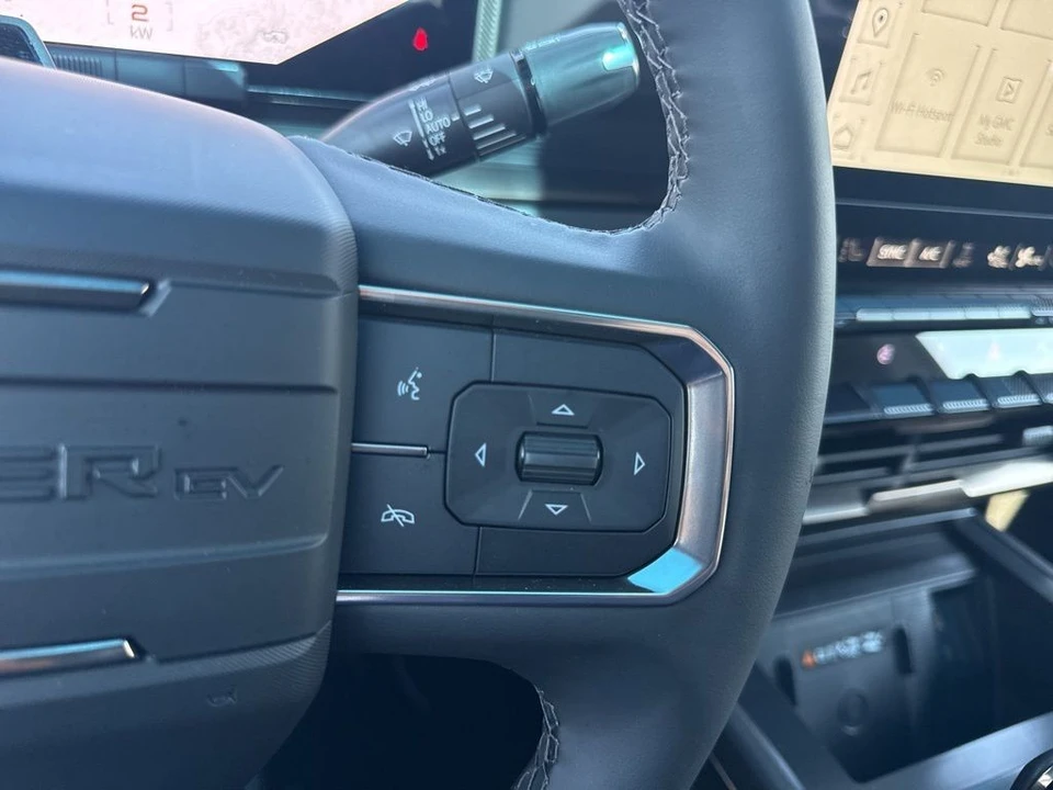 2024 GMC Hummer EV - Image 18 of 21