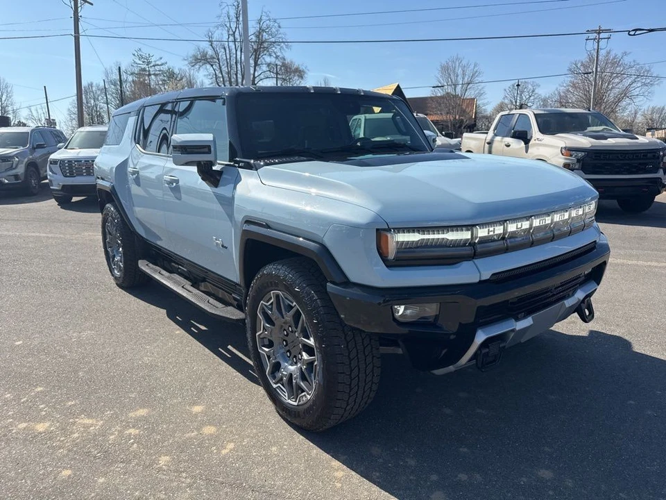 2024 GMC Hummer EV - Image 7 of 21