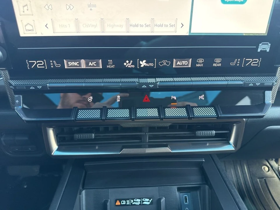 2024 GMC Hummer EV - Image 21 of 21