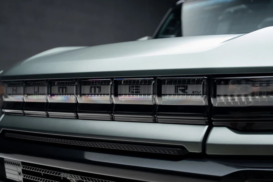 2024 GMC Hummer EV - Image 15 of 31