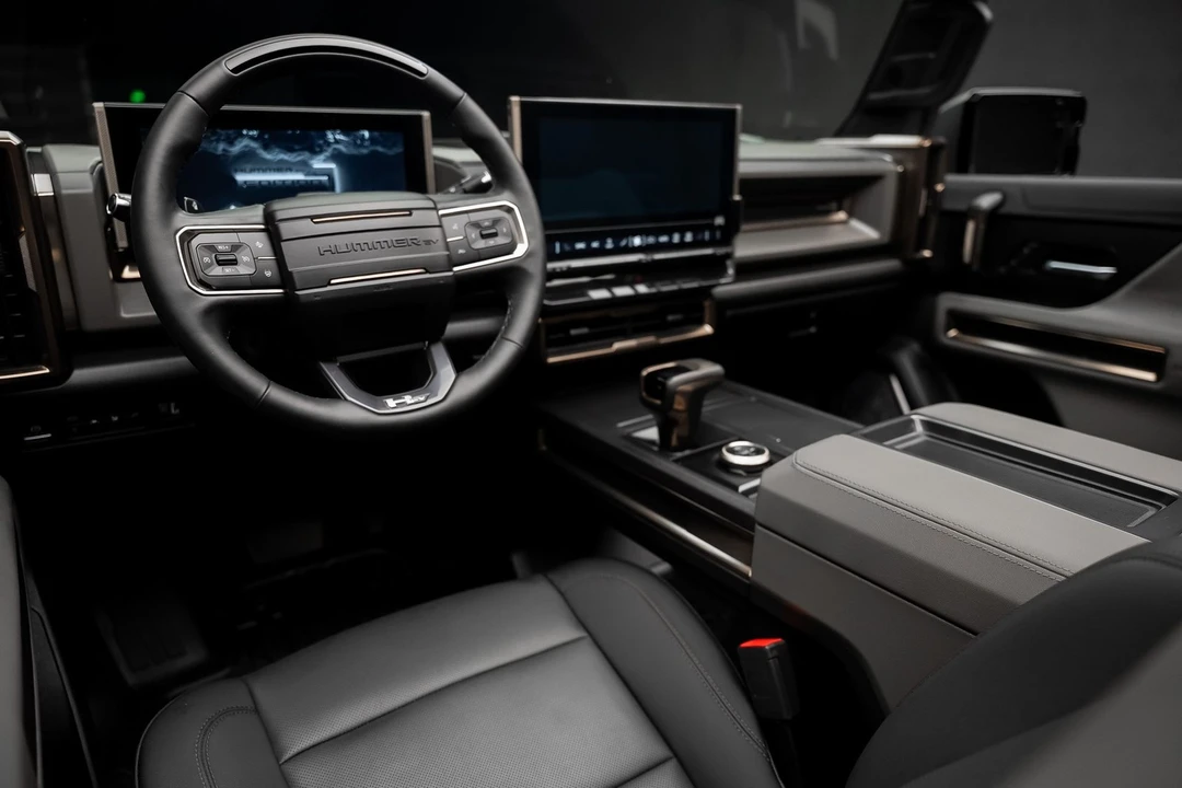 2024 GMC Hummer EV - Image 2 of 31
