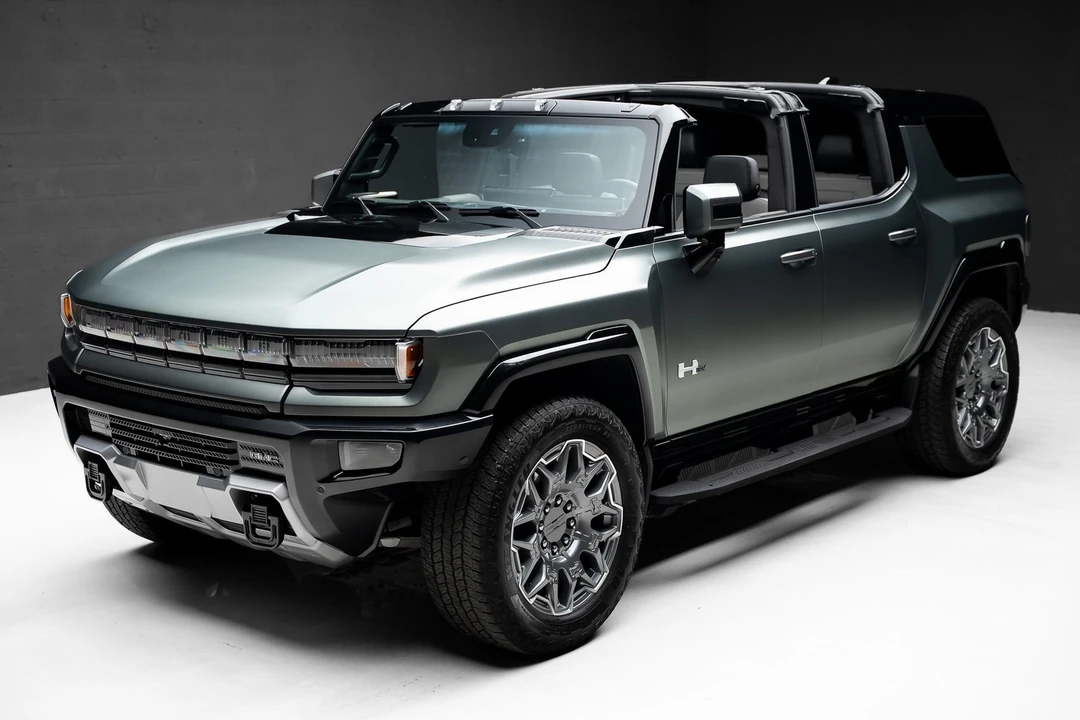 2024 GMC Hummer EV - Image 7 of 31