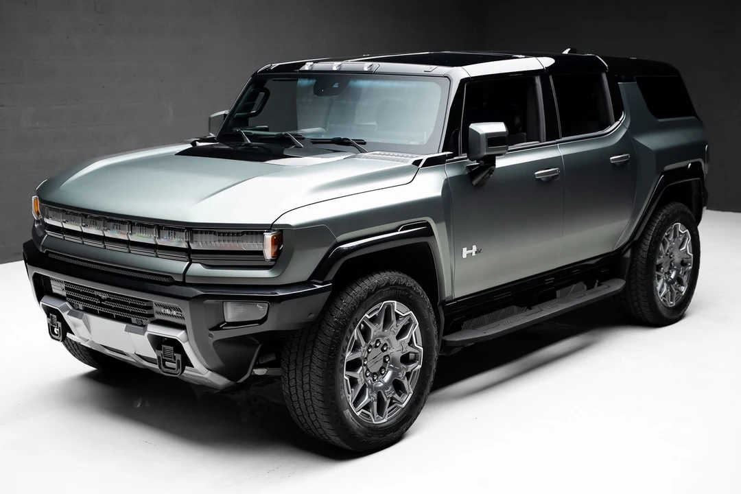 2024 GMC Hummer EV - Image 5 of 31