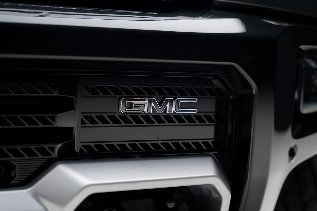 2024 GMC Hummer EV - Image 16 of 31