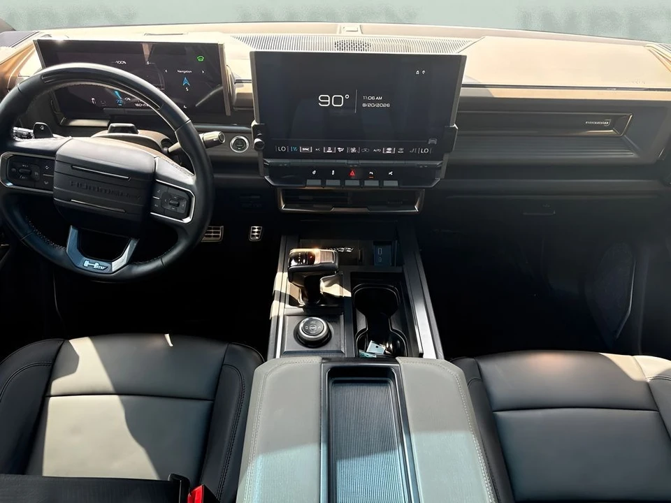2024 GMC Hummer EV - Image 15 of 31