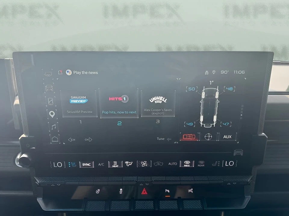 2024 GMC Hummer EV - Image 20 of 31