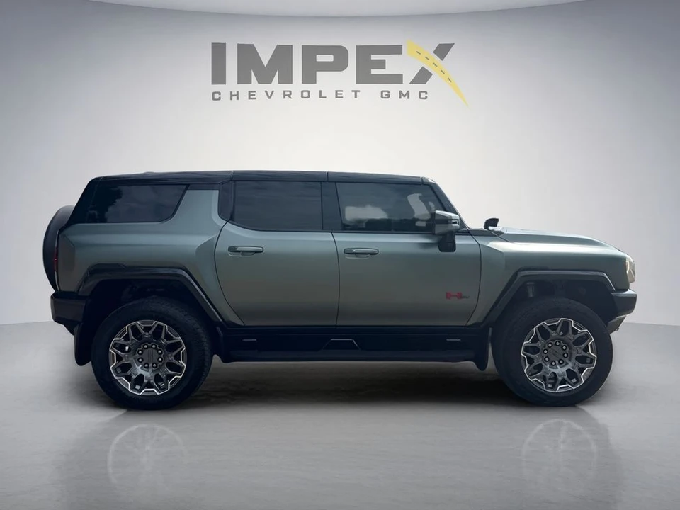 2024 GMC Hummer EV - Image 7 of 31