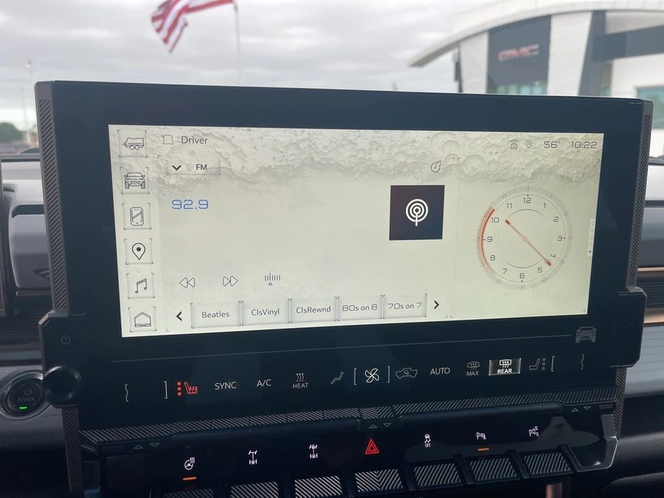 2024 GMC Hummer EV - Image 20 of 21