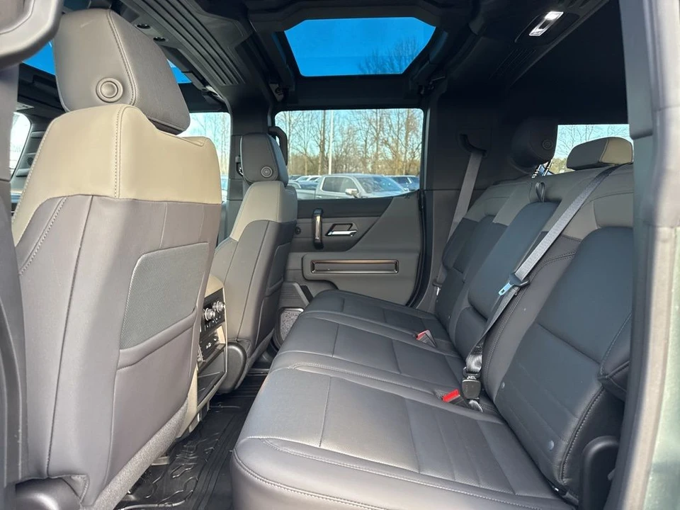2024 GMC Hummer EV - Image 12 of 12