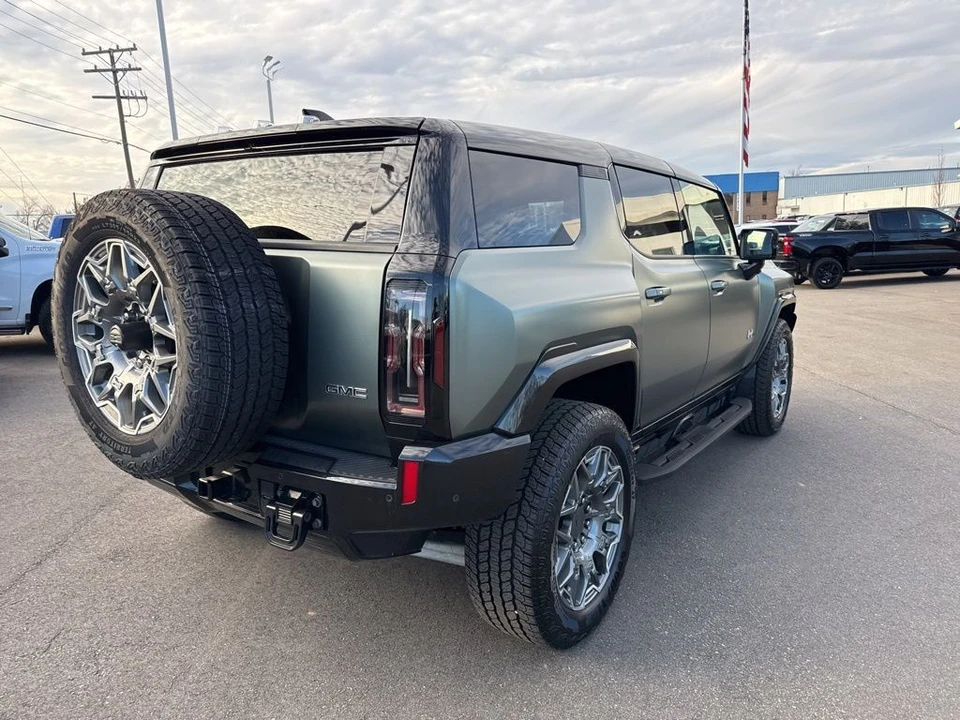 2024 GMC Hummer EV - Image 5 of 12