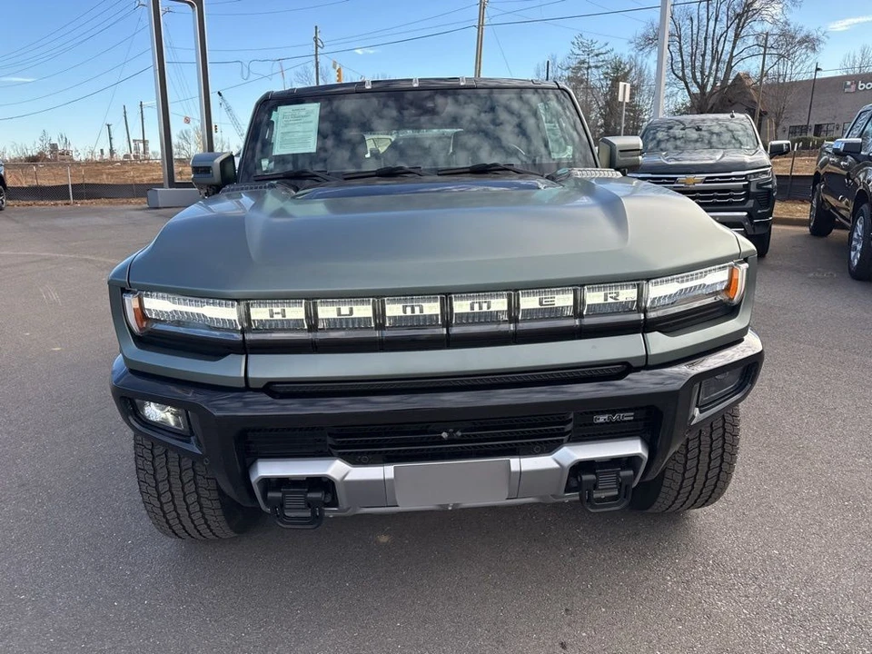 2024 GMC Hummer EV - Image 8 of 12