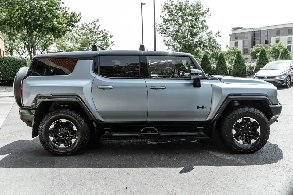 2024 GMC Hummer EV - Image 2 of 20