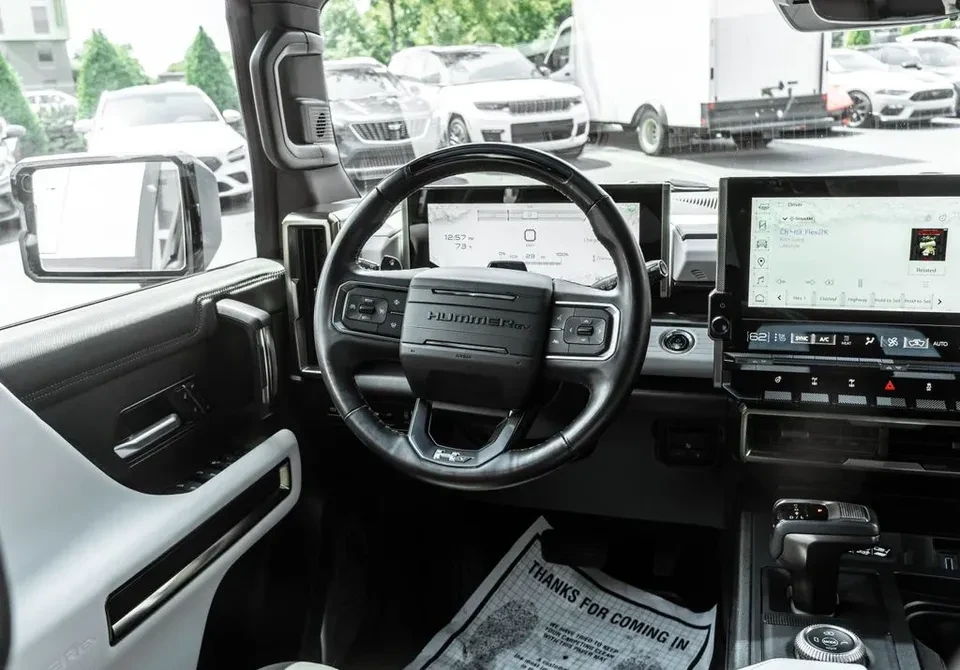 2024 GMC Hummer EV - Image 11 of 20
