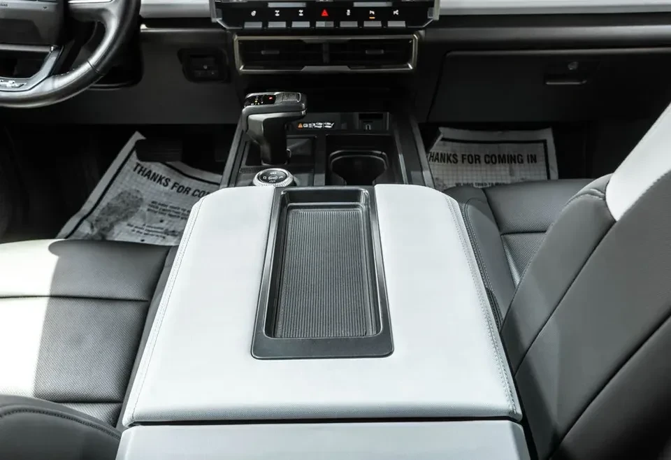 2024 GMC Hummer EV - Image 10 of 20