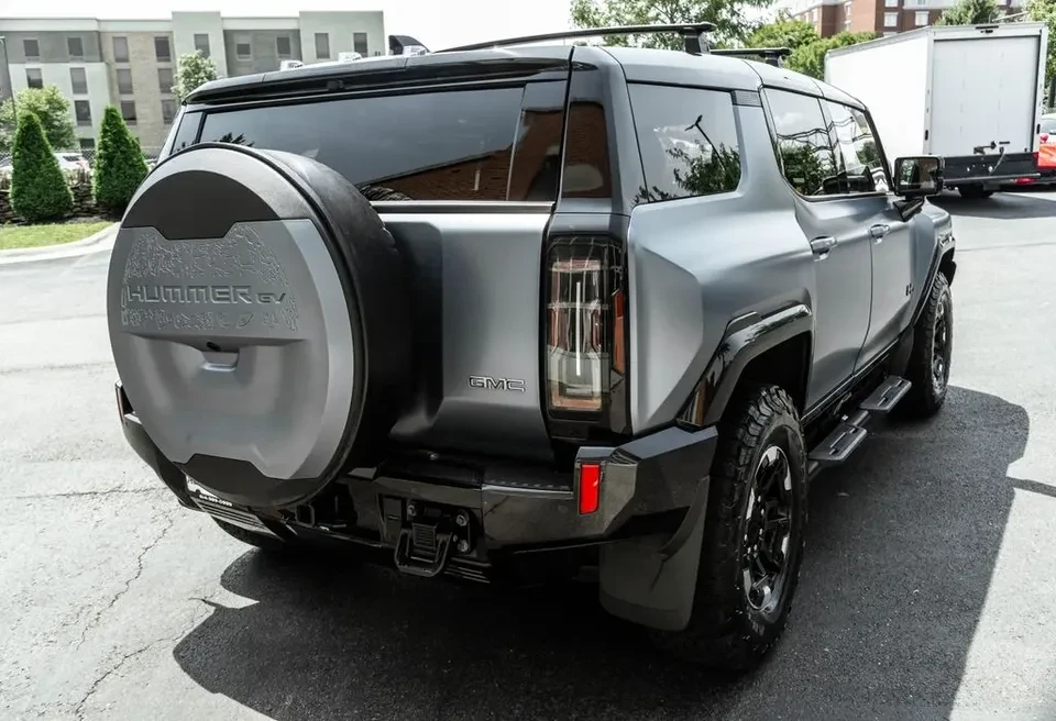 2024 GMC Hummer EV - Image 16 of 20