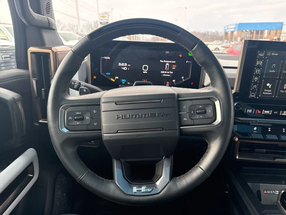 2024 GMC Hummer EV - Image 16 of 21