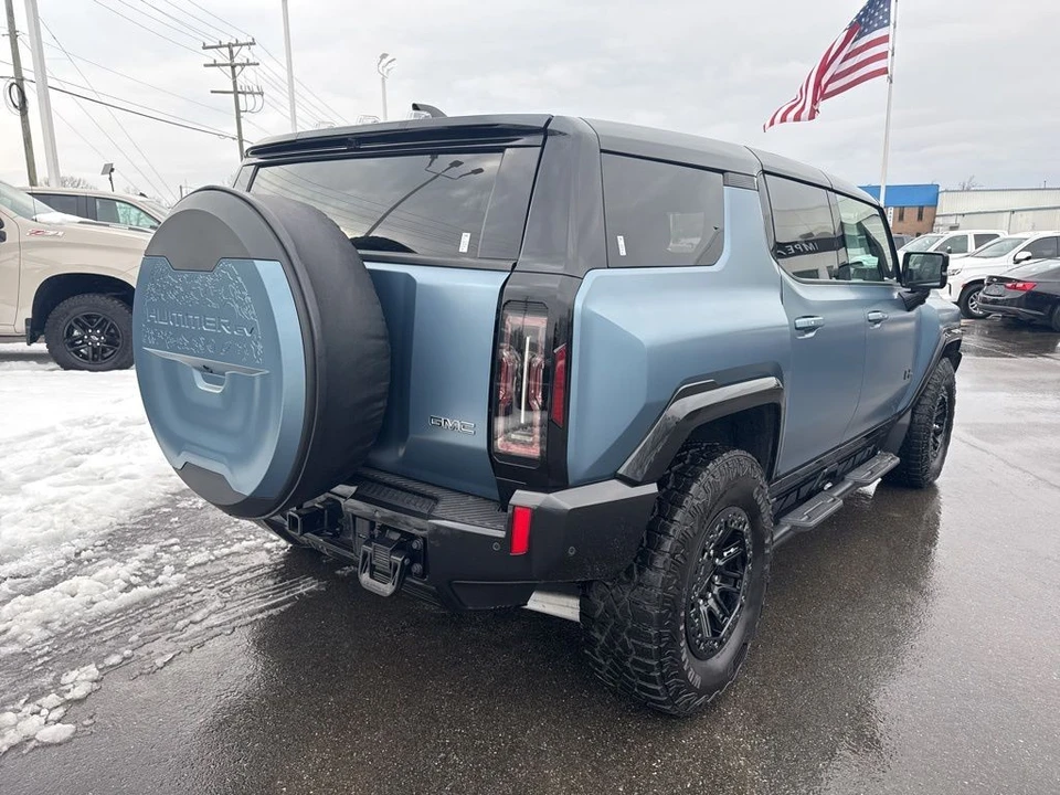 2024 GMC Hummer EV - Image 5 of 12