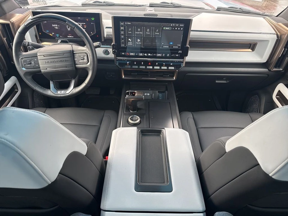 2024 GMC Hummer EV - Image 15 of 21