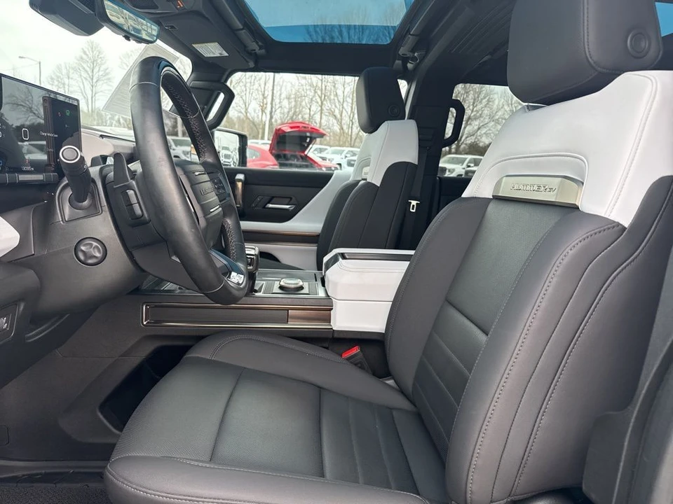 2024 GMC Hummer EV - Image 9 of 21