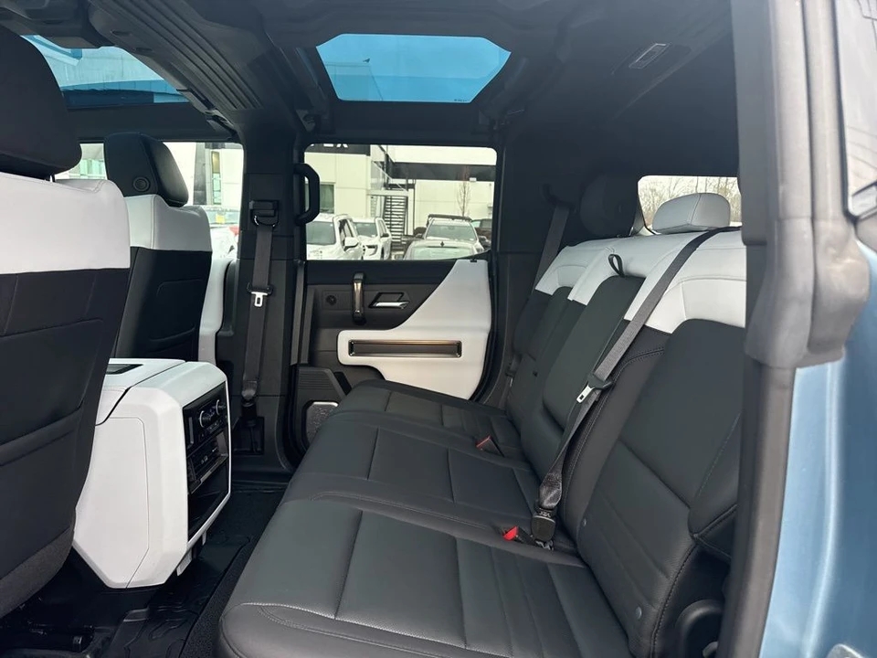 2024 GMC Hummer EV - Image 13 of 21