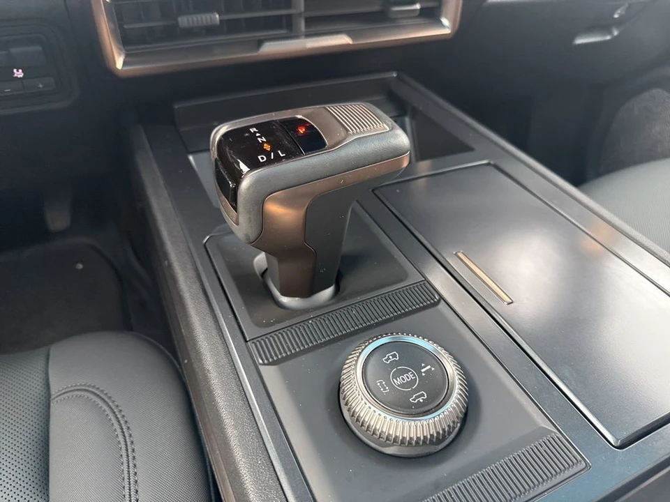 2024 GMC Hummer EV - Image 19 of 21