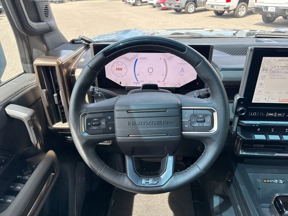 2024 GMC Hummer EV - Image 15 of 21