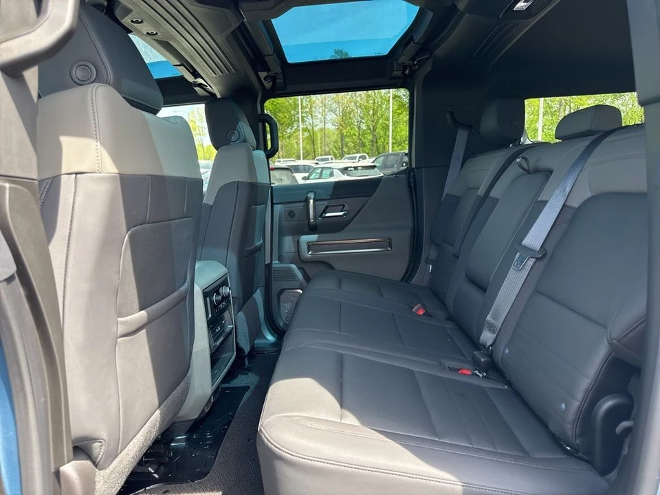 2024 GMC Hummer EV - Image 12 of 21