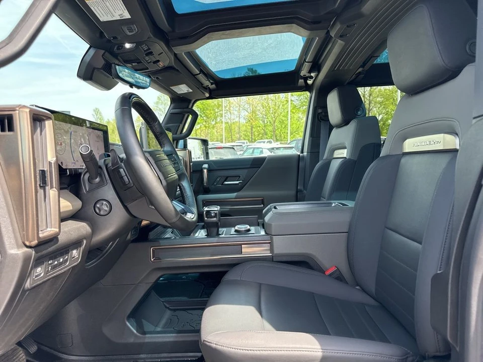 2024 GMC Hummer EV - Image 9 of 21