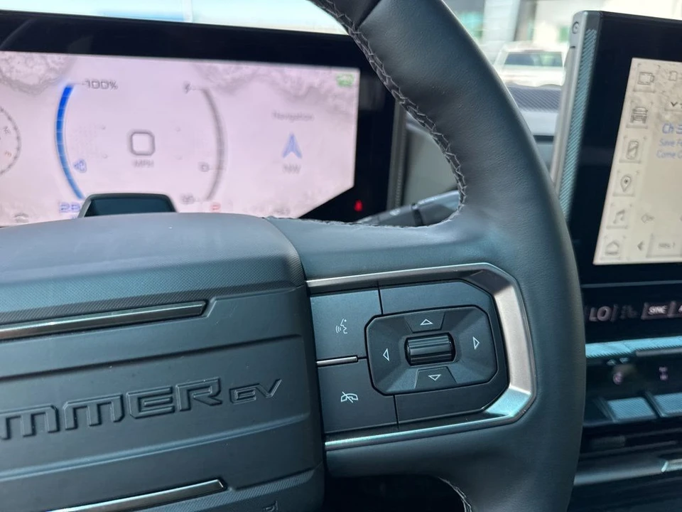 2024 GMC Hummer EV - Image 17 of 21